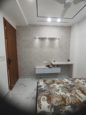 Room in 2 BHK Builder Floor at Dwarka Mor – for Sale