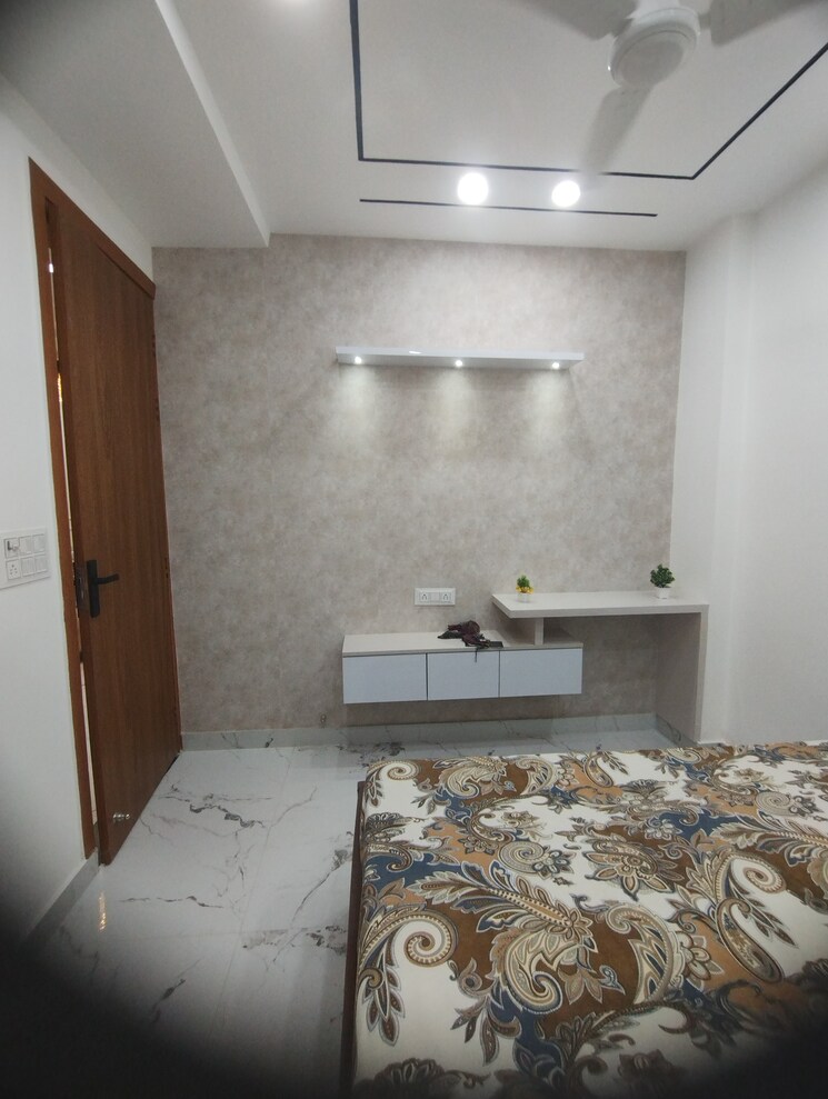 Room, dwarka mor 2 Bedroom 550 Sq.Ft. Builder Floor In Dwarka Mor Delhi 8803946