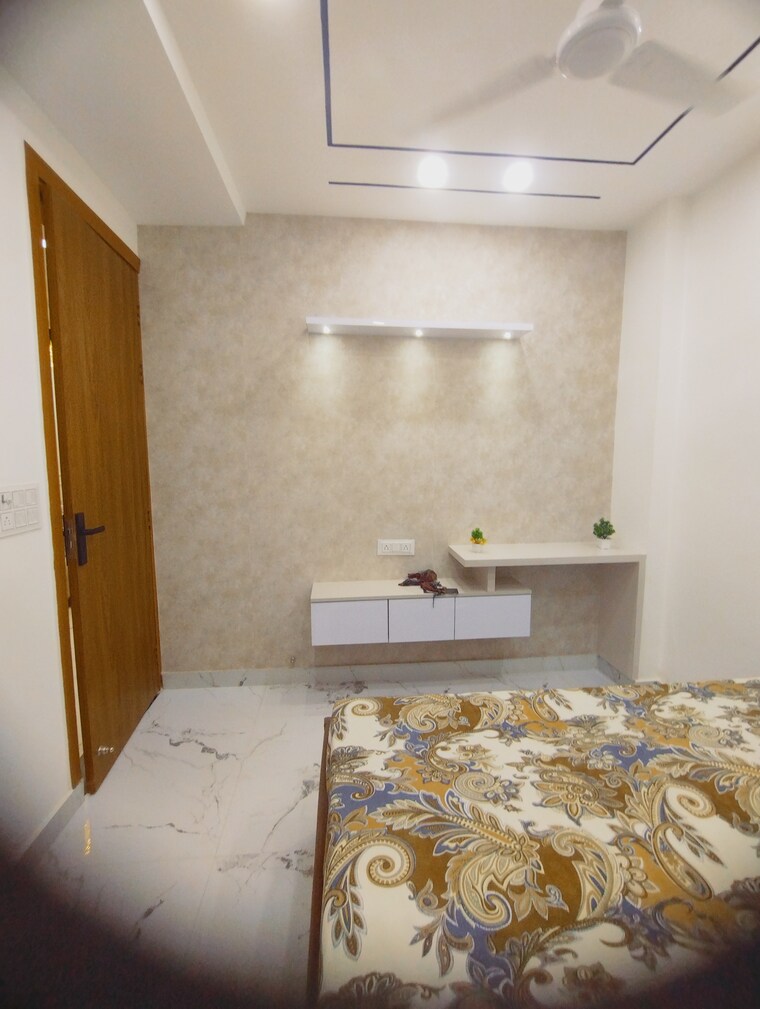 Room, dwarka mor 2 Bedroom 550 Sq.Ft. Builder Floor In Dwarka Mor Delhi 8803946