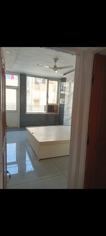 Room in 3 BHK Builder Floor at Alaknanda – for Rent