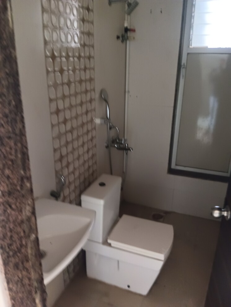 Attached Bathroom, ajmera-new-era 2 Bedroom 685 Sq.Ft. Apartment In Kalyan West Thane 8803966