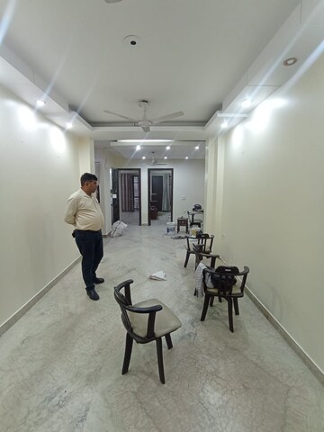 Living Room in 3 BHK Apartment at East Patel Nagar – for Rent