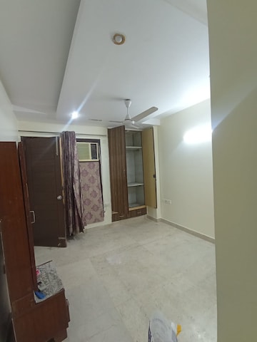 Living Room in 3 BHK Apartment at East Patel Nagar – for Rent