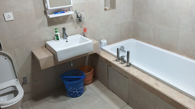 Attached Bathroom, juhu-pearl 6 Bedroom 5500 Sq.Ft. Villa In Juhu Mumbai 8803971