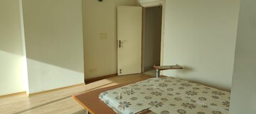 Bedroom in 4 BHK Apartment at DLF The Pinnacle, Dlf Phase V – for Sale