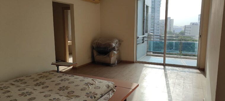 Bedroom, dlf-the-pinnacle 4 Bedroom 3950 Sq.Ft. Apartment In Dlf Phase V Gurgaon 8803996