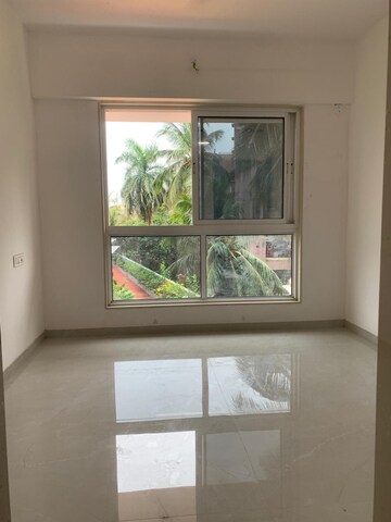 Room in 2 BHK Apartment at Shraddha Elite, Borivali West – for Rent