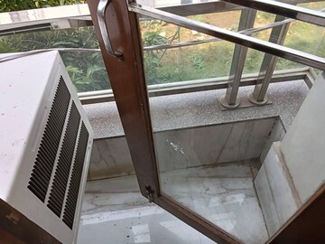 Balcony in 1 RK Builder Floor at Sector 57 – for Rent