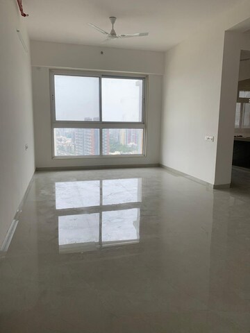Room in 2 BHK Apartment at Shraddha Elite, Borivali West – for Rent