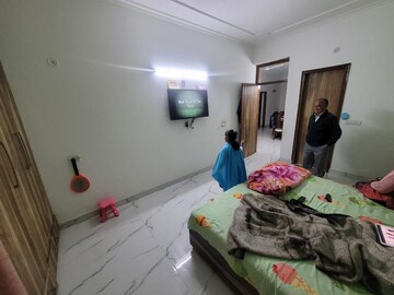 Bedroom in 3 BHK Builder Floor at Unitech Singleton Floors South City, Sector 50 – for Rent