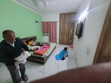Bedroom in 3 BHK Builder Floor at Unitech Singleton Floors South City, Sector 50 – for Rent