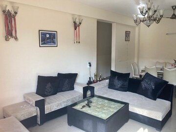 Living Room in 3 BHK Builder Floor at Unitech Woodstock Floors, Sector 50 – for Rent
