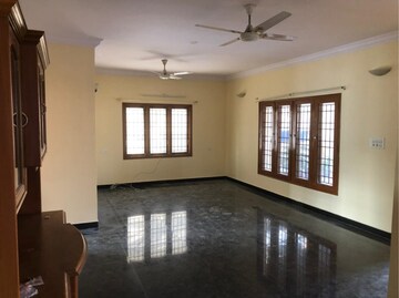 Room in 3.5 BHK Penthouse at Samhita Vista, Pai Layout – for Rent