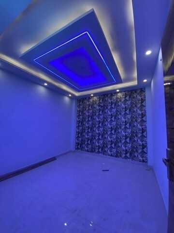 Swimming Pool in 1 BHK Builder Floor at Mahavir Enclave 1 – for Sale