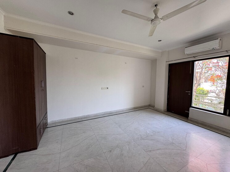 Room, unitech-nirvana-country-cedar-crest 3 Bedroom 2200 Sq.Ft. Builder Floor In Sector 50 Gurgaon 8804129