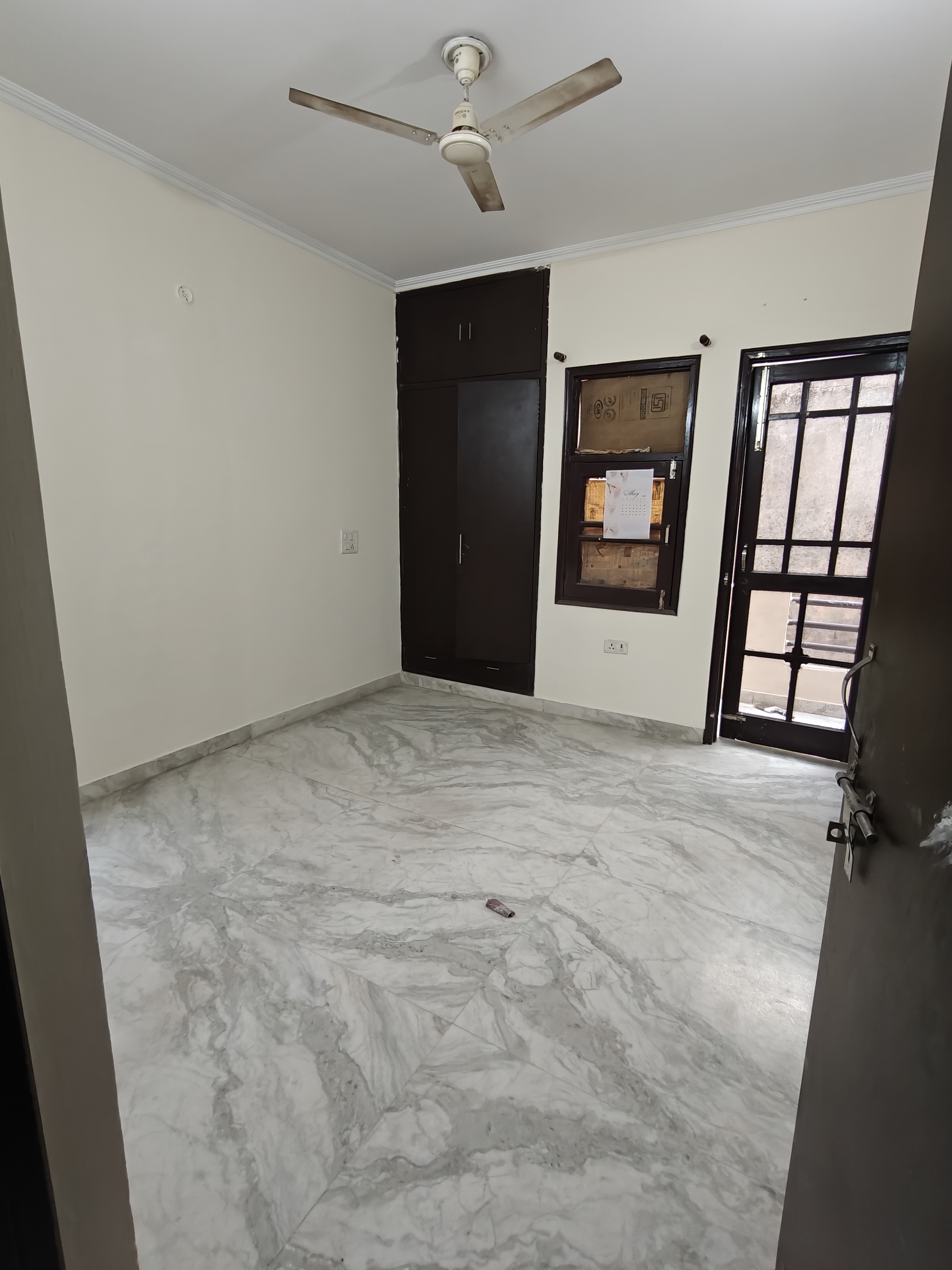 1 BHK 900 Sq.Ft. Apartment in RWA Residential Society