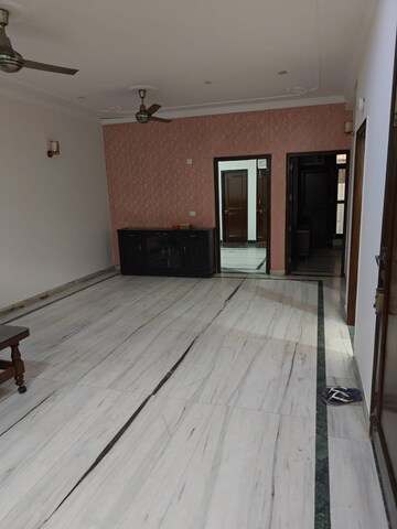 3.5 BHK Villa For Rent in Nirvana Country Birch Court, Sector 50