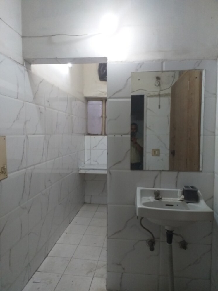 Bathroom, old rajinder nagar 2 Bedroom 1080 Sq.Ft. Builder Floor In Old Rajinder Nagar Delhi 8804184