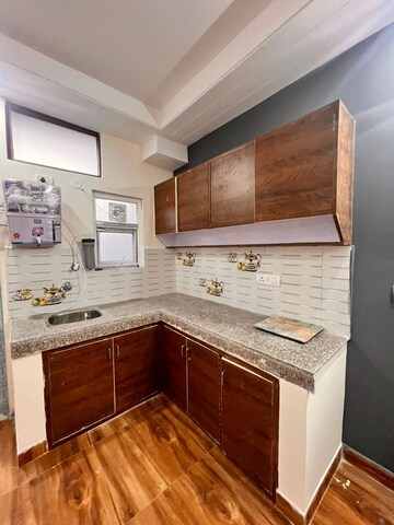 Kitchen in 2 BHK Builder Floor at Sector 43 – for Rent