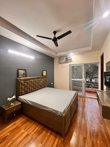 Bedroom in 2 BHK Builder Floor at Sector 43 – for Rent