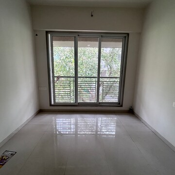 Living Room in 1 BHK Apartment at Kandivali East – for Rent