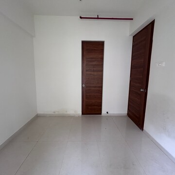 Master Bedroom in 1 BHK Apartment at Kandivali East – for Rent