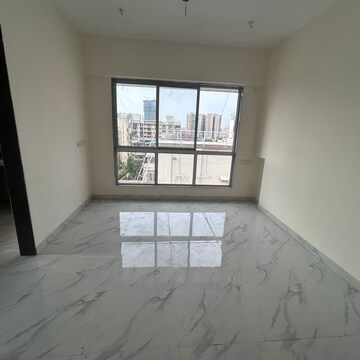Bedroom in 1 BHK Apartment at Kandivali East – for Rent