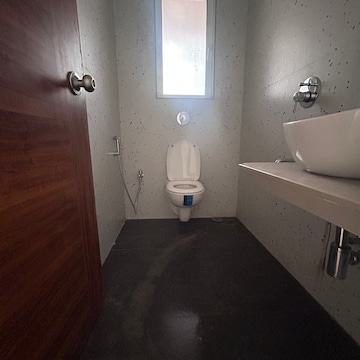 Bathroom in 1 BHK Apartment at Kandivali East – for Rent