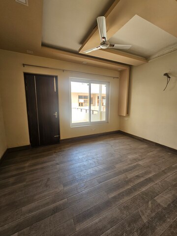 2.5 BHK Builder Floor For Rent in Sector 4