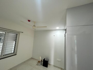 Room in 3 BHK Apartment at Vasavi GP Trends, Nanakramguda – for Rent