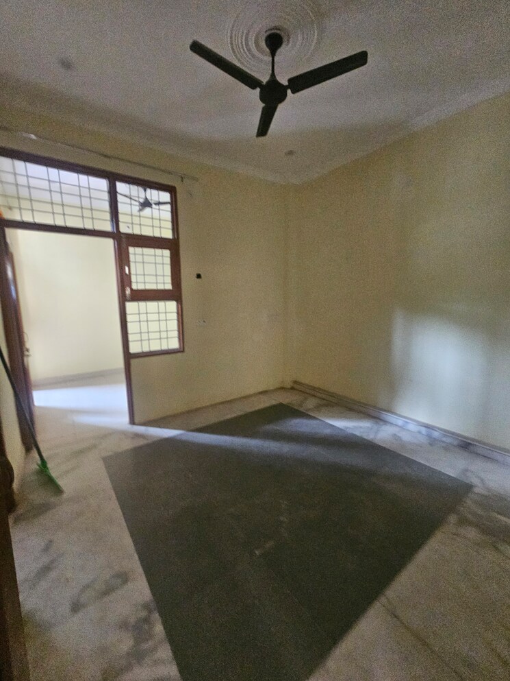 undefined, sector 9 1.5 Bedroom 100 Sq.Yd. Builder Floor In Sector 9 Gurgaon 8804203