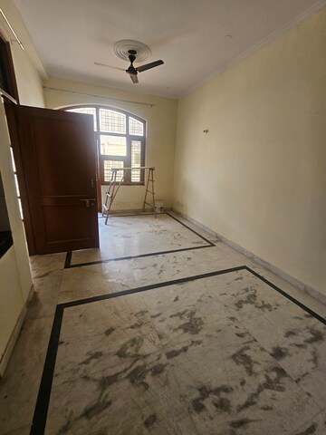 Kitchen in 1.5 BHK Builder Floor at Sector 9 – for Rent