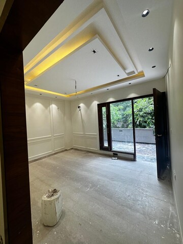 Room in 4 BHK Apartment at Inderpuri – for Sale