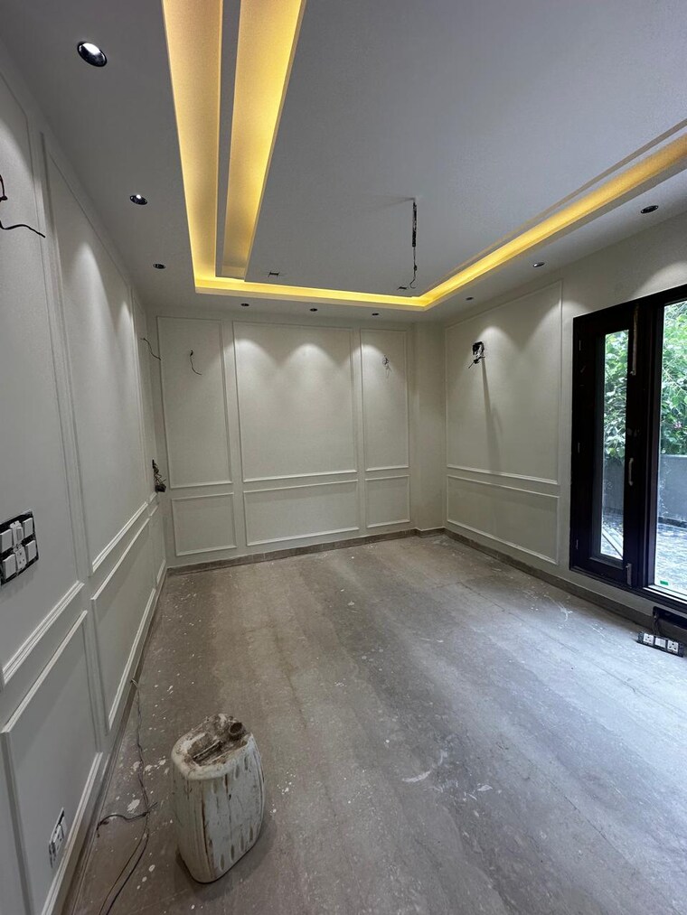 Room, inderpuri 4 Bedroom 200 Sq.Yd. Apartment In Inderpuri Delhi 8804229