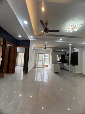 Room in 4 BHK Builder Floor at Niti Khand I – for Sale