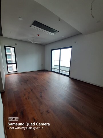 Room in 4 BHK Apartment at Aparna One, Shaikpet – for Rent