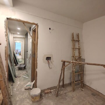 Building Lobby in 2 BHK Builder Floor at Malviya Nagar – for Rent