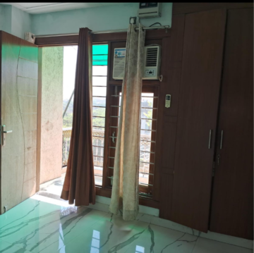Building Lobby in 3 BHK Builder Floor at Malviya Nagar – for Rent