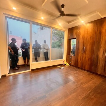 Gym in 2 BHK Builder Floor at Malviya Nagar – for Rent