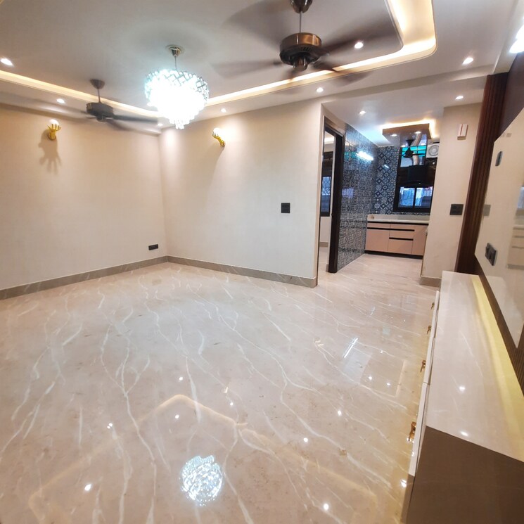 Room, malviya nagar 3 Bedroom 125 Sq.Yd. Builder Floor In Malviya Nagar Delhi 8804318