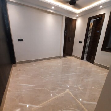 Room in 3 BHK Builder Floor at Malviya Nagar – for Rent