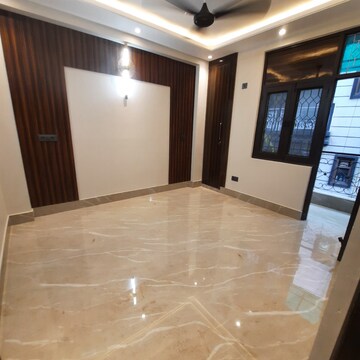Room in 3 BHK Builder Floor at Malviya Nagar – for Rent