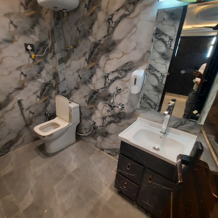 Team Area, malviya nagar 3 Bedroom 125 Sq.Yd. Builder Floor In Malviya Nagar Delhi 8804318