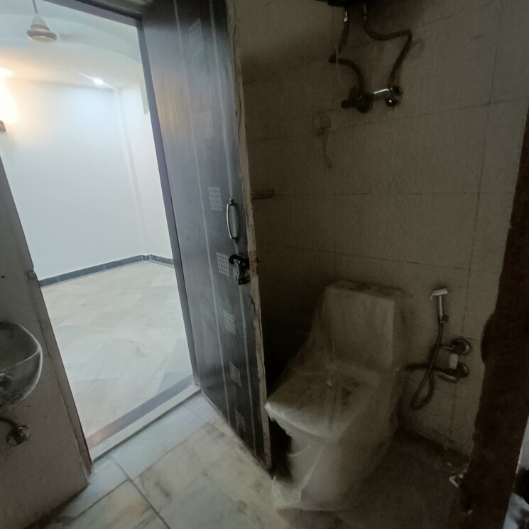 Bathroom, malviya nagar 2 Bedroom 900 Sq.Ft. Builder Floor In Malviya Nagar Delhi 8804320