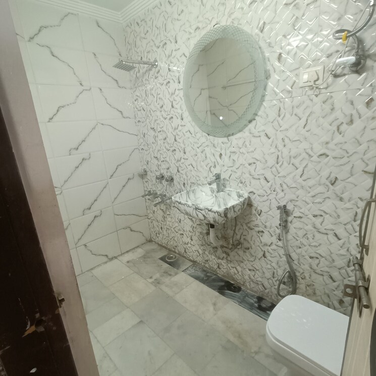 Bathroom, malviya nagar 2 Bedroom 900 Sq.Ft. Builder Floor In Malviya Nagar Delhi 8804320