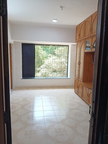 Room in 2 BHK Apartment at Smruti CHS Vile Parle East, Vile Parle East – for Rent