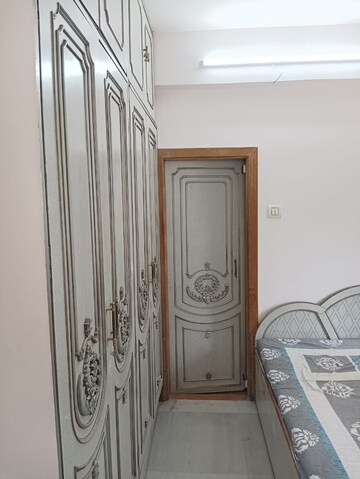 Building Lobby in 2 BHK Apartment at Smruti CHS Vile Parle East, Vile Parle East – for Rent
