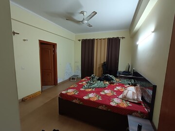Bedroom in 4 BHK Builder Floor at Palam Vihar – for Rent