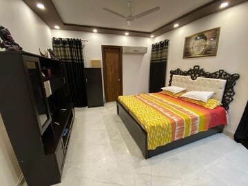 Bedroom in 4 BHK Builder Floor at Palam Vihar – for Rent