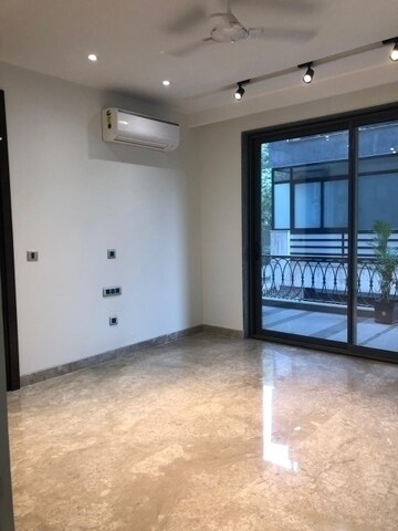Room in 2 BHK Builder Floor at Palam Vihar – for Rent